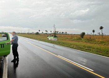 Volcó un furgón en Mantilla y el conductor fue llevado al Hospital