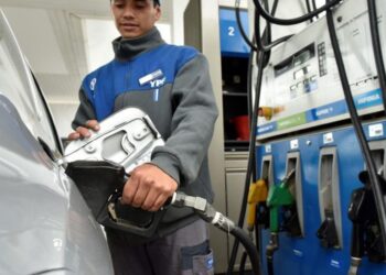 Aumentaron los combustibles hasta un 11,5% en todo el país