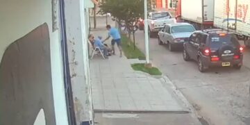 Corrientes: asaltó a una pareja de adultos mayores que tomaba mates en la vereda