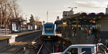 Intentó matar a golpes a su expareja y después se arrojó a las vías del tren