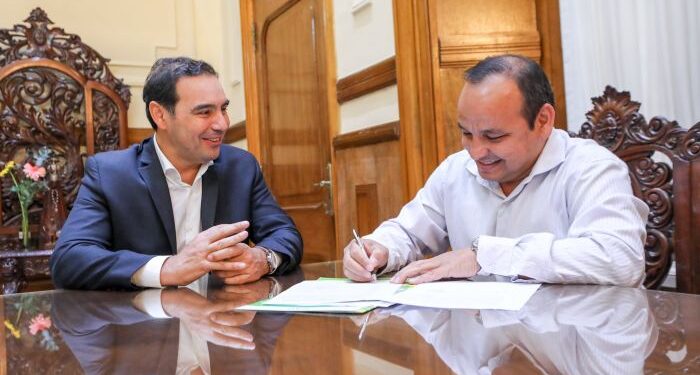 Itatí: Valdés firmó financiamiento para la construcción del Paseo Costero