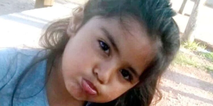 La mamá de Guadalupe Lucero confirma que las calzas encontradas en el descampado no son las de su hija