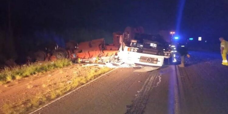 Misiones: Camionero murió tras despiste y vuelco sobre ruta 12