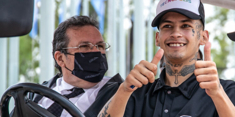 En la previa de su cumpleaños, L-Gante quiere regalar $1 millón: “Pa’ alegrar la casa”