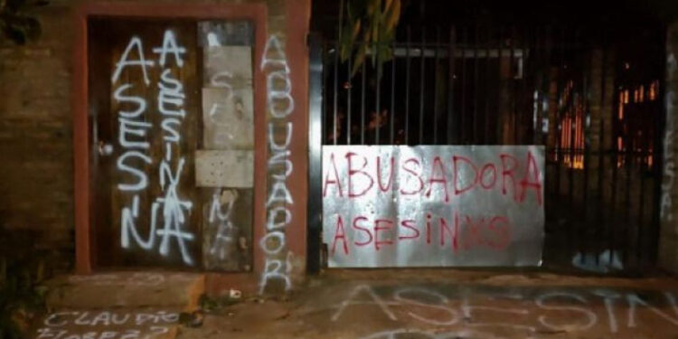 Virasoro: escrache social en la casa de la exDirectora del Hogar Rincón de Luz