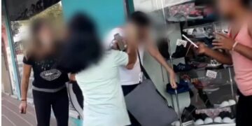 Una madre se hizo pasar por su hija, citó al hombre que la acosaba y le dio una golpiza