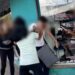 Una madre se hizo pasar por su hija, citó al hombre que la acosaba y le dio una golpiza
