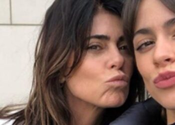 Furioso mensaje de la mamá de Tini Stoessel contra el fotógrafo que capturó a la cantante con Rodrigo de Paul