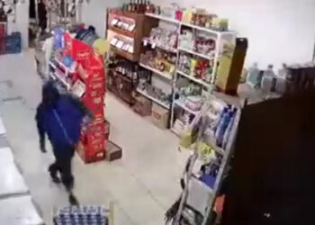 Mercedes: delincuentes armados ingresaron a robar y quedaron filmados