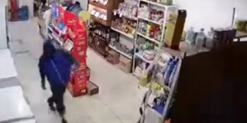Mercedes: delincuentes armados ingresaron a robar y quedaron filmados