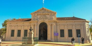 Preocupación en un colegio por la muerte de una alumna de 17 años por tuberculosis