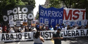 Cuántos beneficiarios de planes sociales tiene cada organización