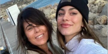 Denuncian a la madre de Tini Stoessel por sustraer 95.000 dólares a una anciana no vidente