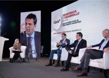 En encuentro de Clarín, Valdés reclamó una mirada federal para el Nea