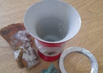 Una mujer quiso pasar droga para un preso dentro de un mate