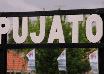 El pueblo que se convirtió en Gran Hermano y el intendente vigila hasta las patentes de autos