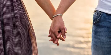 Como antes de Tinder: puso un aviso en el diario para hallar pareja