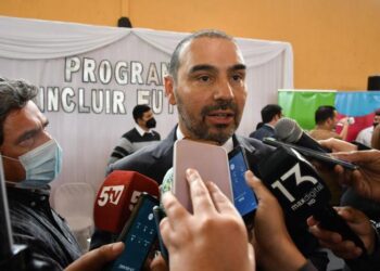 Valdés anunció que habrá aumento salarial para estatales en julio y agosto