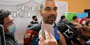 Valdés anunció que habrá aumento salarial para estatales en julio y agosto
