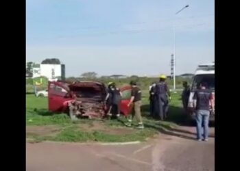 Venían a pasar en día en el Gaucho Gil y colisionaron con un camión