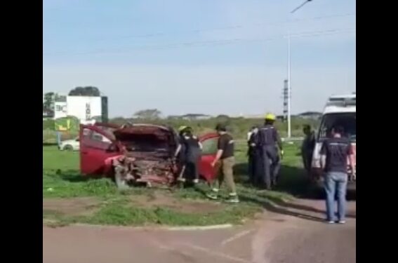 Venían a pasar en día en el Gaucho Gil y colisionaron con un camión