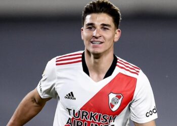 Julián Álvarez presentó a su novia