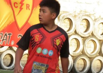 Tragedia en una canchita: un nene se colgó del travesaño, se le cayó el arco encima y murió por el golpe