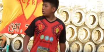 Tragedia en una canchita: un nene se colgó del travesaño, se le cayó el arco encima y murió por el golpe