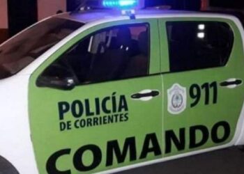 Vestidos de policías atacaron a madre de un productor y se llevaron 240 mil dólares