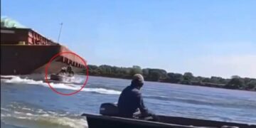 Video: Así fue el momento en el que una barcaza chocó a una lancha