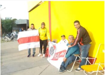Locura por River en Chaco: A seis días del partido, ya acampan para comprar entradas