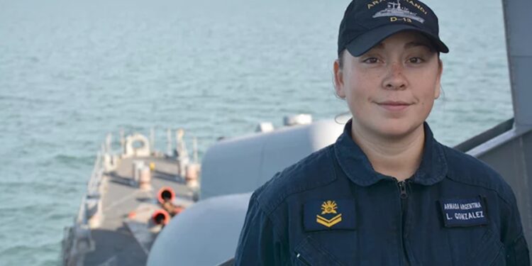 Una correntina mar adentro: ingresó a la Armada Argentina y es mecánica de radares