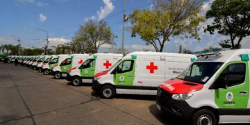 Gustavo Valdés entregó una ambulancia para Esquina