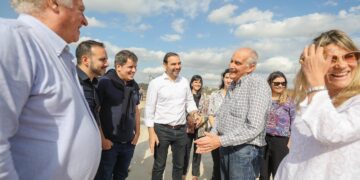 Valdés y Manes recorrieron las obras del futuro puerto y parque industrial de Ituzaingó