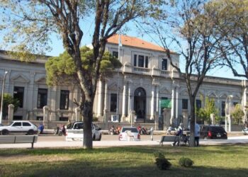 Esquina: Fue a la escuela el día de su cumpleaños y 15 compañeros lo molieron a golpes