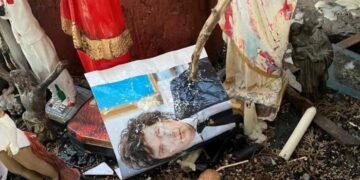 ¿Magia negra a Milei? Una foto en el cementerio causó revuelo en Mariano I. Loza