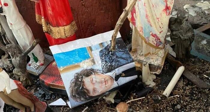 ¿Magia negra a Milei? Una foto en el cementerio causó revuelo en Mariano I. Loza