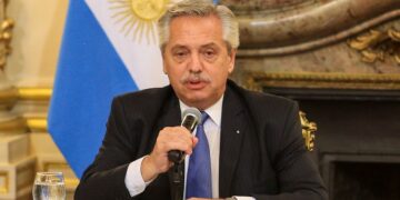 Tras el intento de asesinato a Cristina Kirchner, Alberto Fernández declaró feriado nacional para hoy