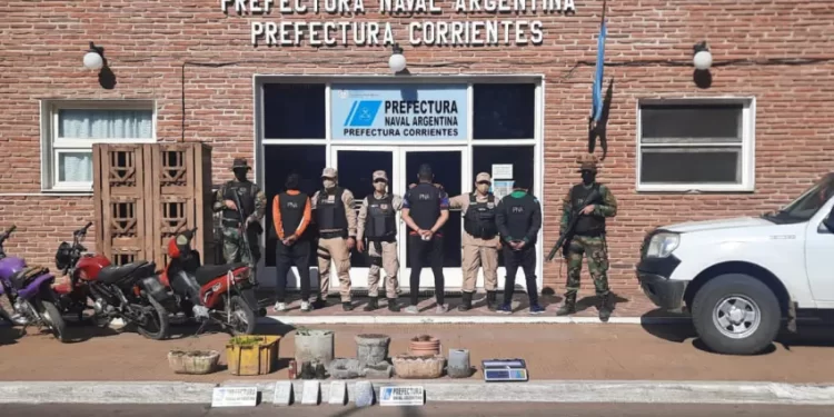 Corrientes: Prefectura allanó siete domicilios y detuvo a cuatro personas