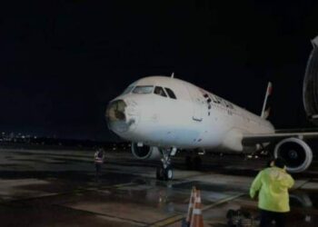 Vuelo de terror: avión perdió un motor en medio de una tormenta
