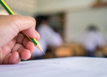 Separaron a un profesor por un “cuestionario sexual” a los alumnos