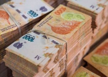 Santiago del Estero: bono de 200 mil pesos e incremento del 95% para los empleados públicos