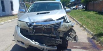 Esquina: Colisionaron dos camionetas