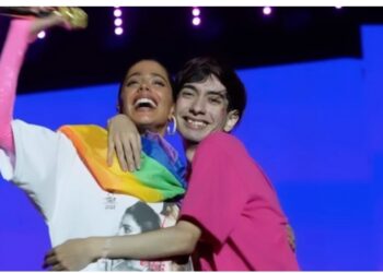 Tini Stoessel invitó a un fan a subir al escenario y ¡mirá lo que pasó