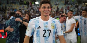 Julián Álvarez irá de titular y Lautaro Martínez quedará en el banco
