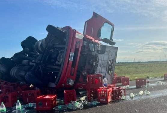 Fuerte choque en Itatí involucró a un camión y dos automóviles