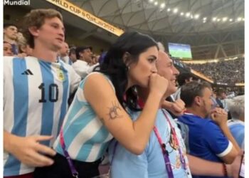 ¿Acosaron a Lali Espósito en medio del partido de la Selección?