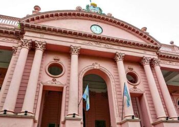 Decretan asueto administrativo el 23 y 30 de diciembre en Corrientes