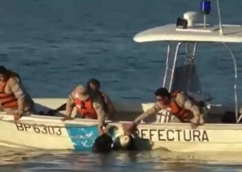 Hallaron el cuerpo sin vida del joven que se tiró al río tras discutir con su novia