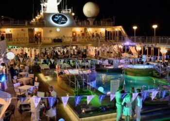 Un crucero de lujo con parejas swinger llega al Puerto de Buenos Aires